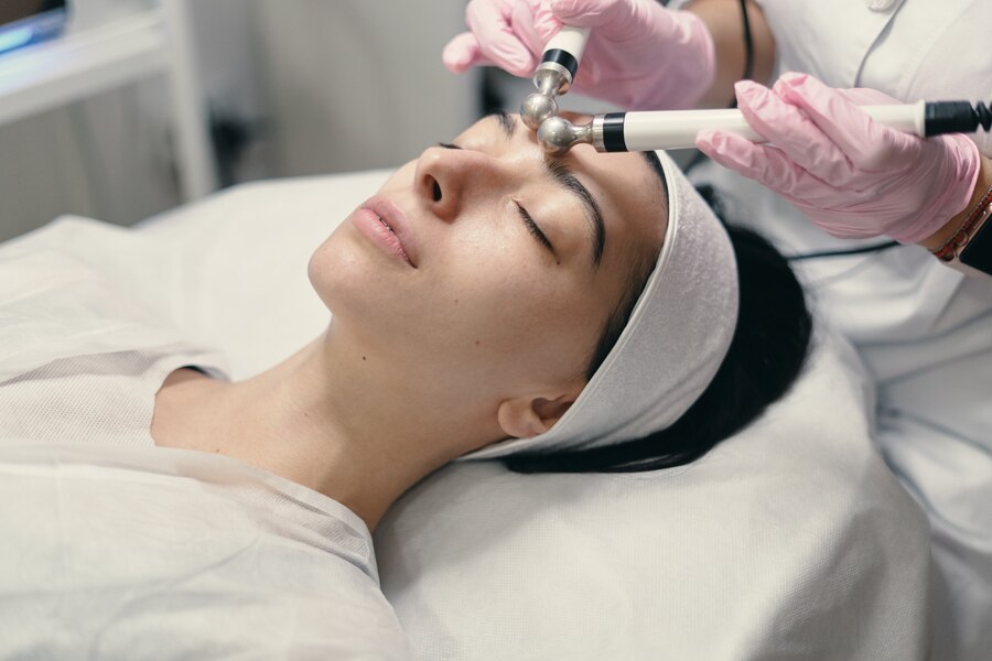 Best GFC in Ghaziabad: Revolutionizing Skin Rejuvenation